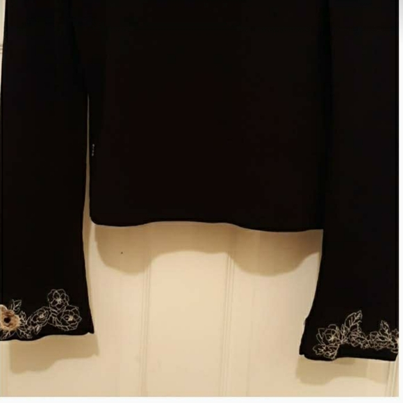BCBGMaxAzria Cardigan w/ Applique - Picture 5 of 6